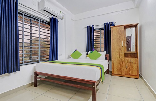 Aluva House | Treebo Nirupama, 750m from Aluva Railway station