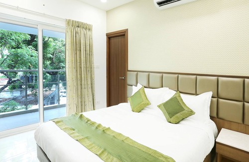 Nungambakkam Hotel | Treebo Trend Pechis Castle