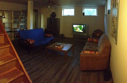 Port Albert House | Treed 1/2 Acre Retreat minutes from the beach with famous Lake Huron sunsets!