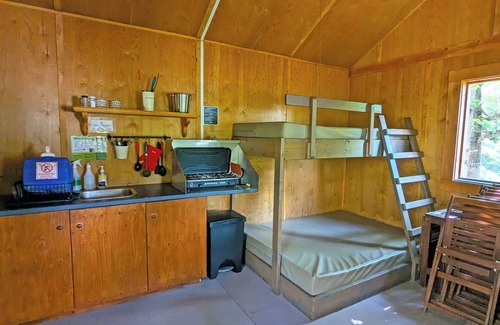Saint-Faustin-Lac-Carre Cabin | Treehouse #01 in Mont Tremblant overlooking the lake