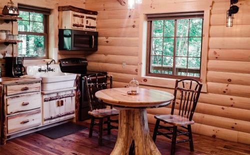 Millersburg House | Treehouse #7 by Amish Country Lodging