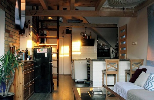 Szeged Condo | Treehouse apartment