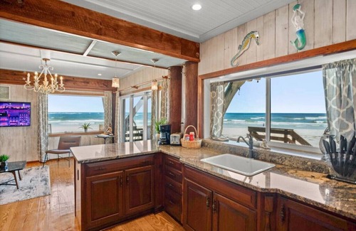 St. Augustine Condo | Treehouse Artist Haven Direct Oceanfront 2br