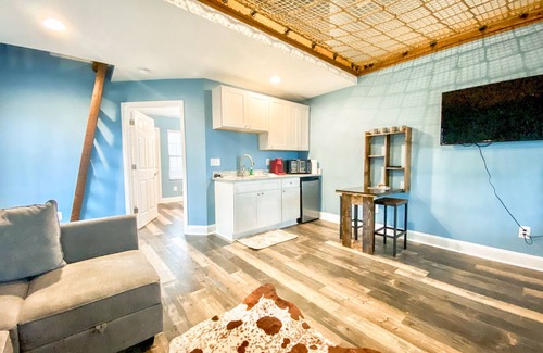 Clarks Hill House | Treehouse Getaway