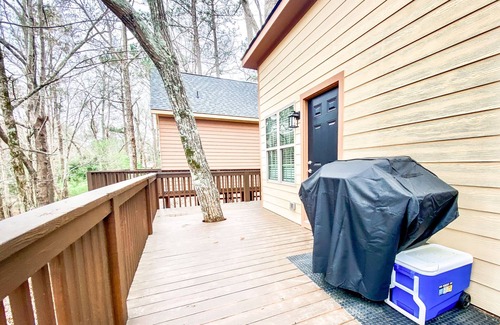 Clarks Hill House | Treehouse Getaway