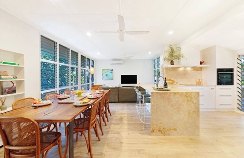 Rapid Creek House | Treehouse in the Tropics A Lush Poolside Lifestyle