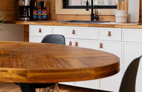 Asheville Cabin | Treehouse Log Cabin *Outdoor Tubs*Waterfall*Pets