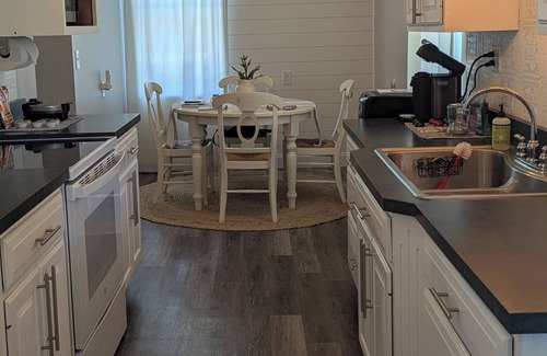 Treloar House | Treehouse on the Katy Trail - Bur Oak