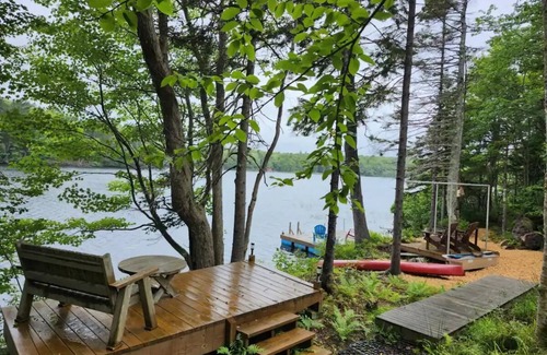 Clare Cabin | Treehouse overlooking the lake
