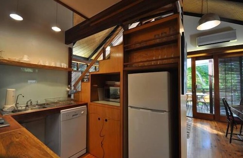 Byron Bay Cottage | Treehouse Studio at the fabulous Wategos Beach