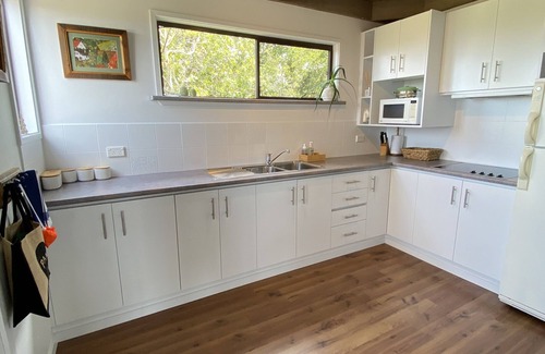 Tura Beach Apartment | Treehouse Studio