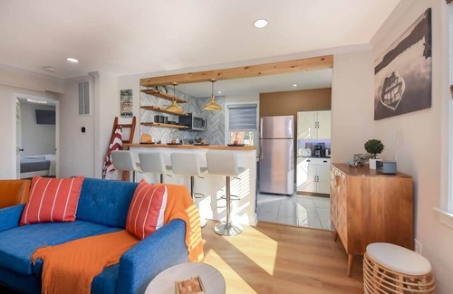 Parkville Apartment | Treehouse Suite | King BR | Spa bath | Calm Energy