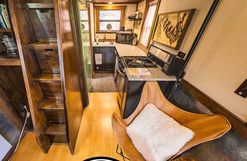 Sedona House | Treehouse Vibes + Canyon Views + Private Hot Tub