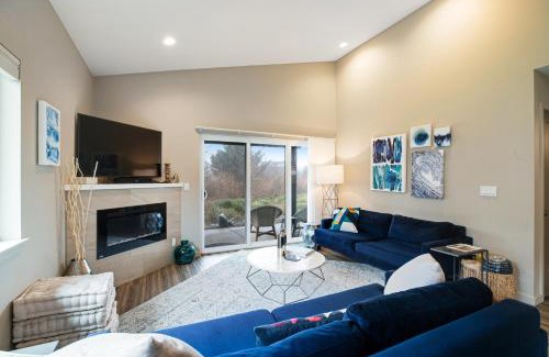 Rockaway Beach House | Trees to Sea House