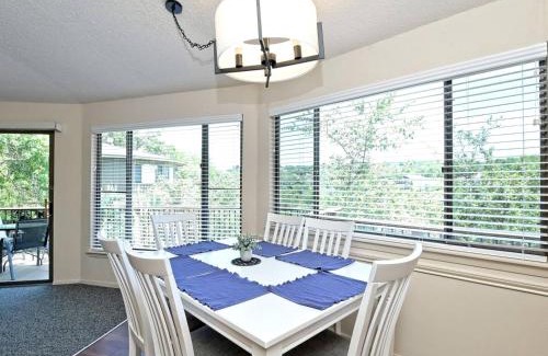 Lakeway House | Treetop Bungalow - Community Pool Hot Tub #18