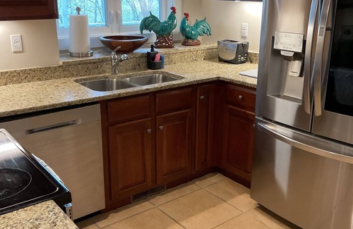 Highlands Cottage | Treetop Cottage-3 bed, 2 bath newly updated !