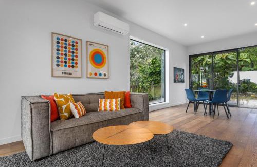 Ohope House | Treetop Hideaway - Ohope Holiday home