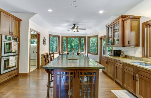 Eagles View House | Treetop Lodge family & pet friendly