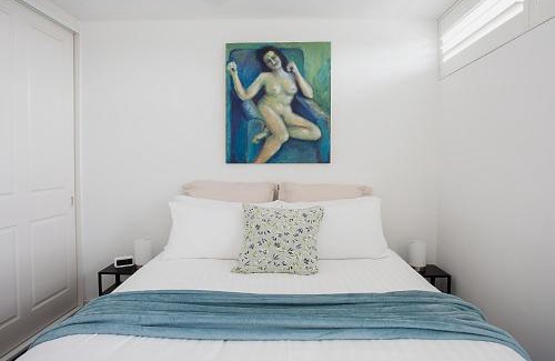 Bronte Apartment | Treetop Retreat Five Minute Stroll To The Beach