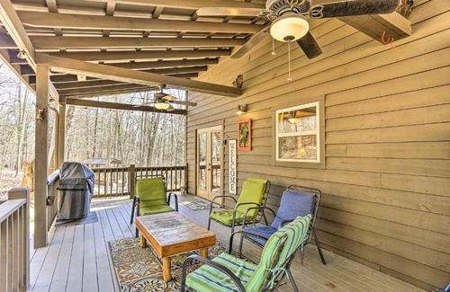 Mentone House | TreeTop Retreat Mentone Escape with Hot Tub