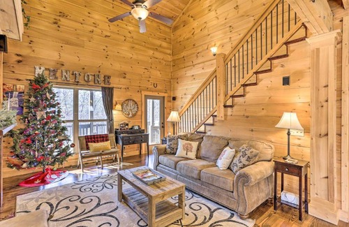 Mentone House | TreeTop Retreat Mentone Escape with Hot Tub