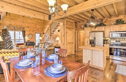 Mentone House | TreeTop Retreat Mentone Escape with Hot Tub