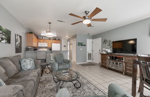 New Braunfels Condo | Treetop Retreat on the Guadalupe Ultra Private 3rd Floor End Unit