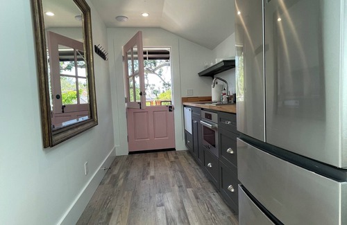 Downtown Napa Apartment | Treetop Studio Downtown Napa❤️ Modern Remodel of Vintage Home 🏡 GORGEOUS 🍷