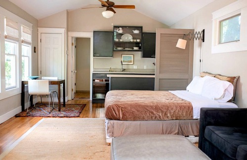 North University Apartment | Treetop Studio in North University