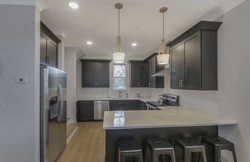 Talbot's Corner House | Treetop Terrace - 3 miles to stadium and downtown!
