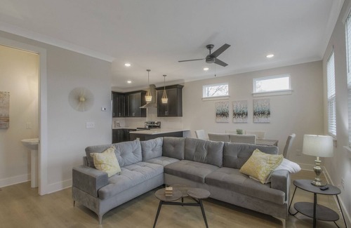 Talbot's Corner House | Treetop Terrace - 3 miles to stadium and downtown!