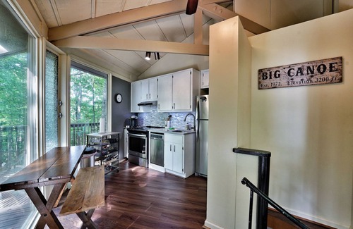 Big Canoe House | Treetop Tranquility: Enjoy nature in our unique 8-sided octagon retreat!