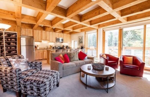 Vail Condo | Treetops Condo Short Walk to Base of Eagle Bahn Gondola by RedAwning