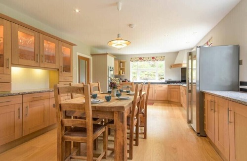 Felton Cottage | TREETOPS, pet friendly, with hot tub in West Thirston/Felton