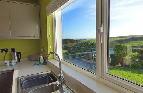 Lydstep Cottage | Treetops, Holiday Cottage Lydstep, Sleeps 8, 4 bedrooms, bathrooms