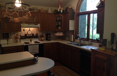 Hendersonville House | Treetops is a true mountain get-a-way - it's paradise!