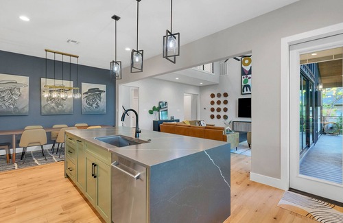 Seguin House | Treetops Lakeside