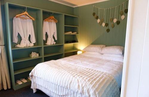 Tuamarina Apartment | Treetops