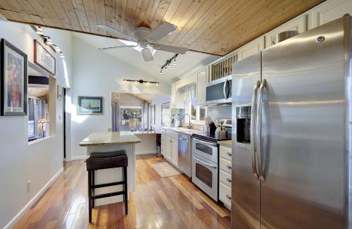 Lake Shore House | Treetops on the Bodkin
