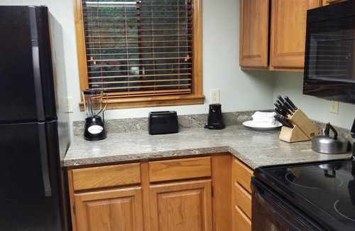 Gatlinburg Resort | Treetops Resort on Roaring Fork Stream Gatlinburg 2Bd2Ba Condo SATURDAY Check In