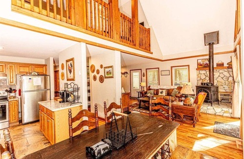 Bryson City Cabin | Treetops Retreat: A Cozy 3-Bedroom Cabin in Beautiful Bryson City, NC with Forest Views.
