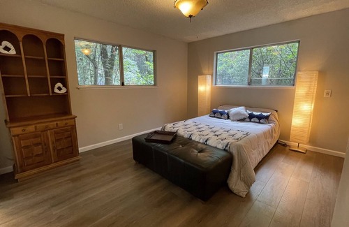 Grass Valley House | Treeview Villa - Good Dogs Welcome!