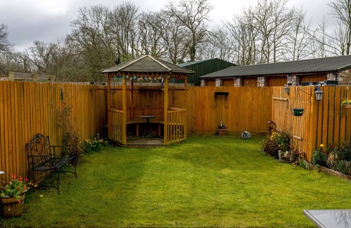 Llangefni Cottage | Tregarnedd Cottage - Two Bedroom Cottage, Sleeps 4