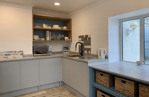 St Ives House | TRELOYHAN LODGE HEATED SWIMMING POOL AND FANTASTIC SEA VIEWS