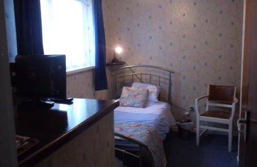 Bridgend House | Tremains Guest House