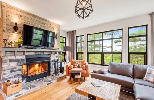 Tremblant-Les-Eaux Apartment | Tremblant Prestige - Les Eaux 235-1