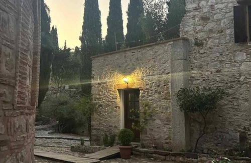 Chios Apartment | Tremendous 3-bedroom apartment next to the harbor in charming Chios