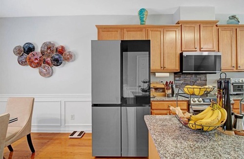 Lawrenceville House | Tremendous 4-bedroom townhome with AC in Lawrenceville