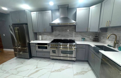 North Philadelphia House | Tremendous 4-bedroom townhome with rooftop deck, central air, in Philadelphia