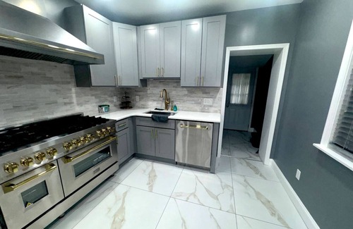 North Philadelphia House | Tremendous 4-bedroom townhome with rooftop deck, central air, in Philadelphia